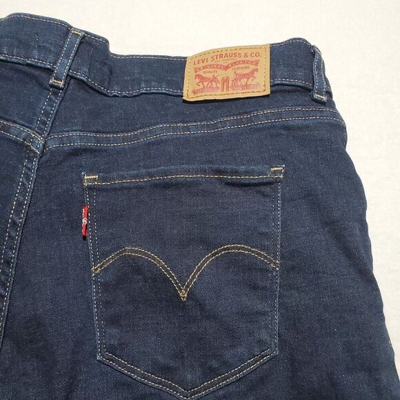 LEVI'S CLASSIC JEAN SHORTS Women's Size 30 Blue BERMUDA DENIM - Picture 5 of 8